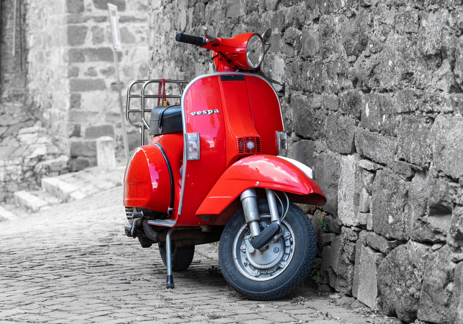 La vespa rossa