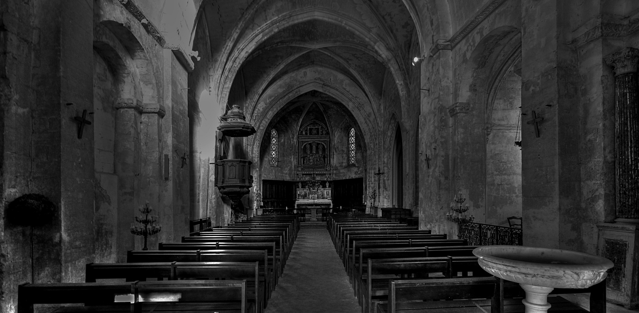 LA VIEILLE EGLISE 