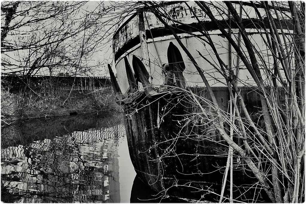 La vieille péniche abandonnée