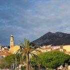 La vieille ville de Menton au pied de ses montagnes