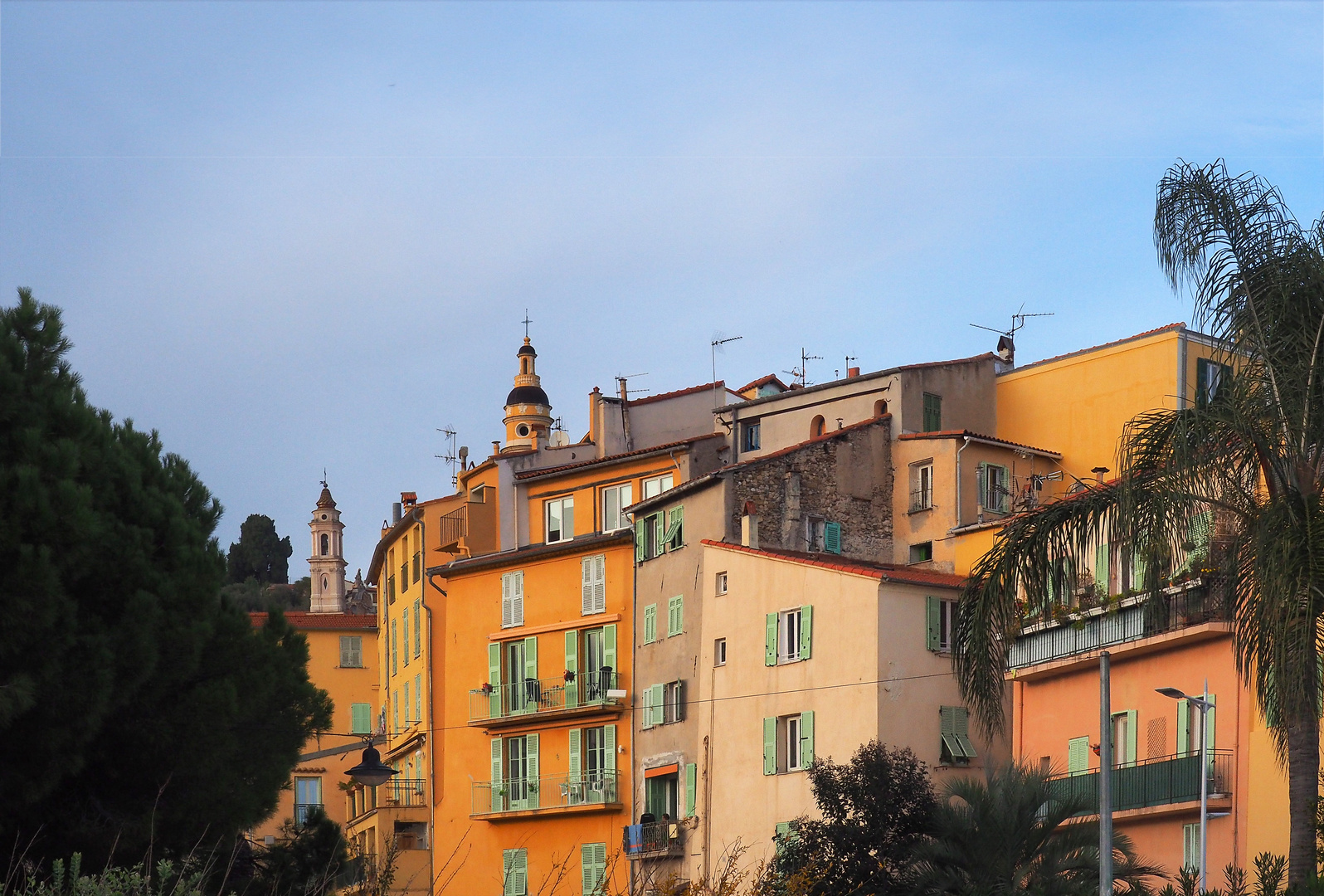 La Vieille Ville de Menton vue de l’Esplanade Francis Palmero