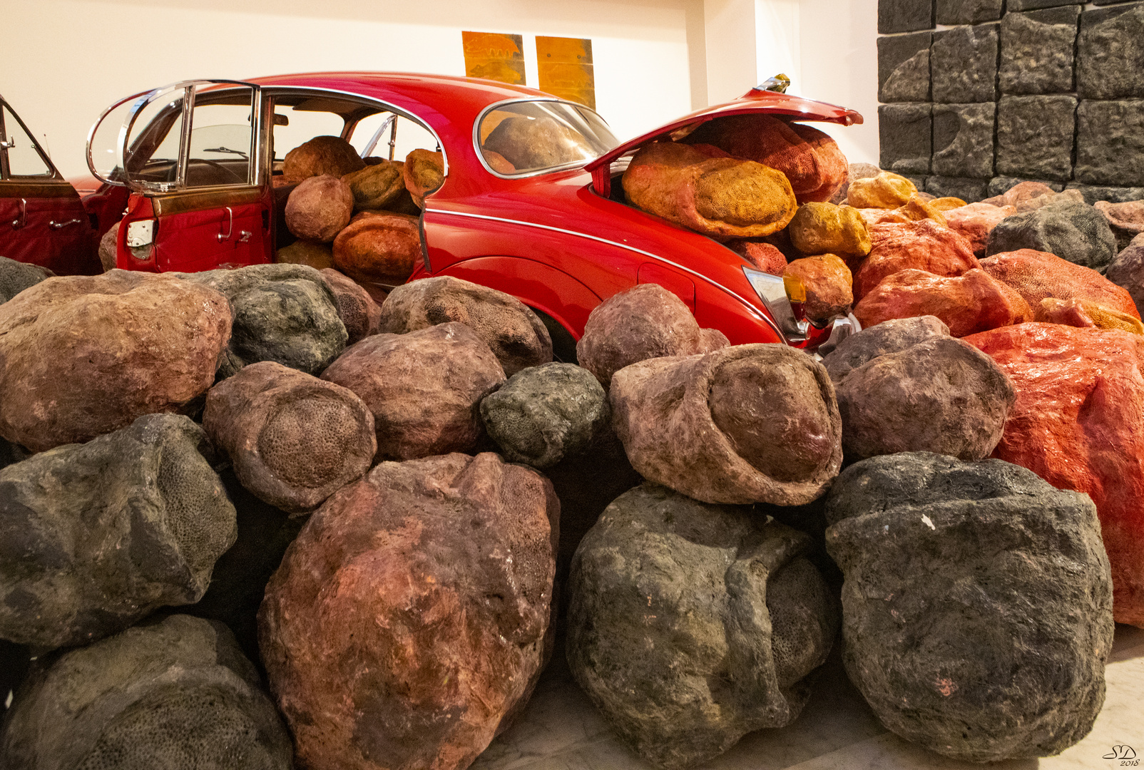 La voiture rouge .