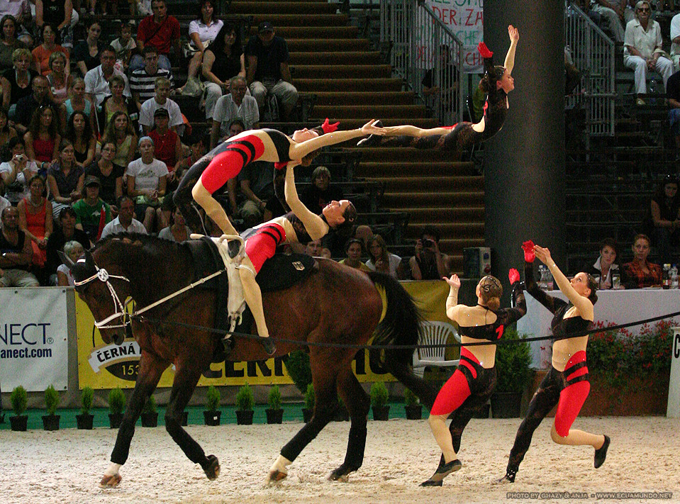 " la voladora " del equipo de alemania en el mundial de vaultin en Brno - Checia agosto 2008