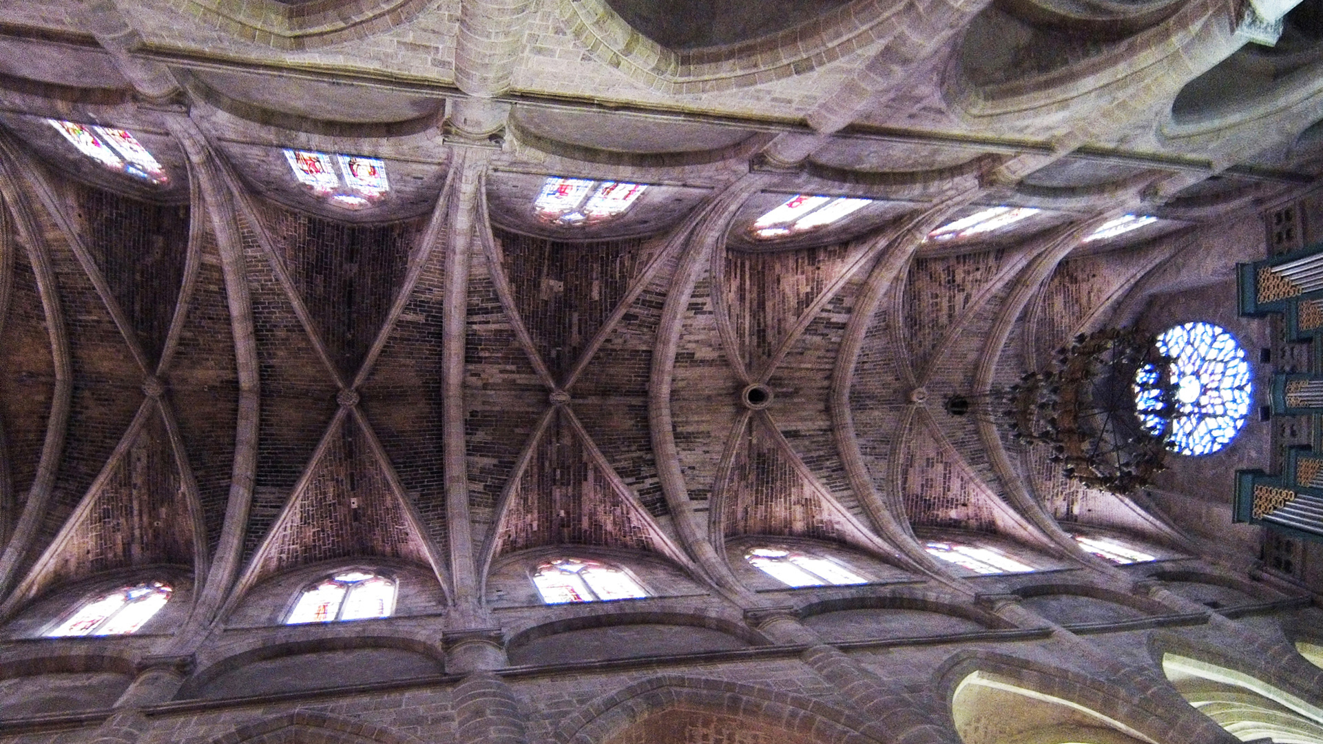 La voûte de la nef  --  Cathédrale Saint-Jean-Baptiste de Bazas  --  Das Gewölbe des Kirchenschiffes