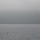 Laacher See im Herbstnebel gezoomt