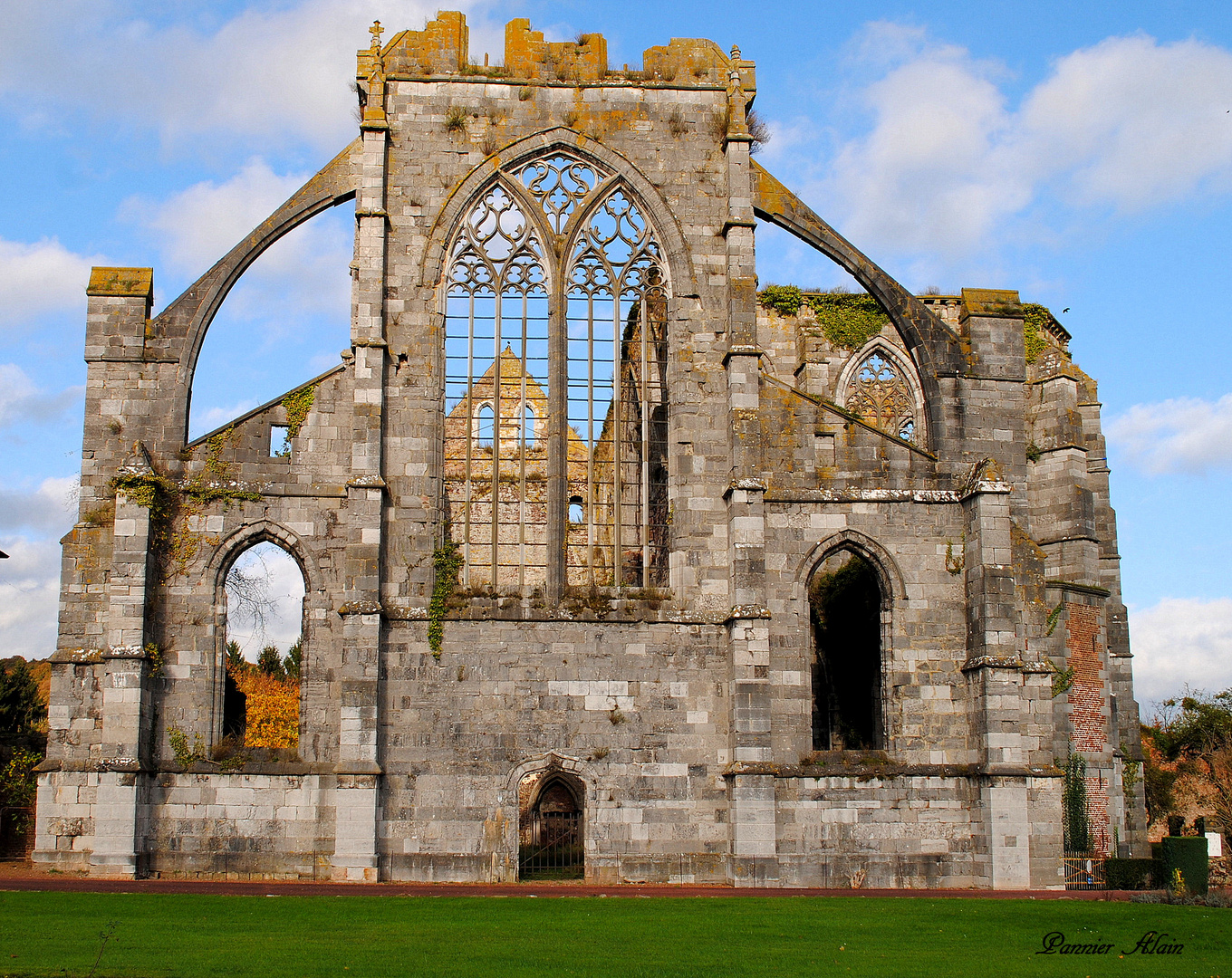 L'abbaye d'aulne belgique..