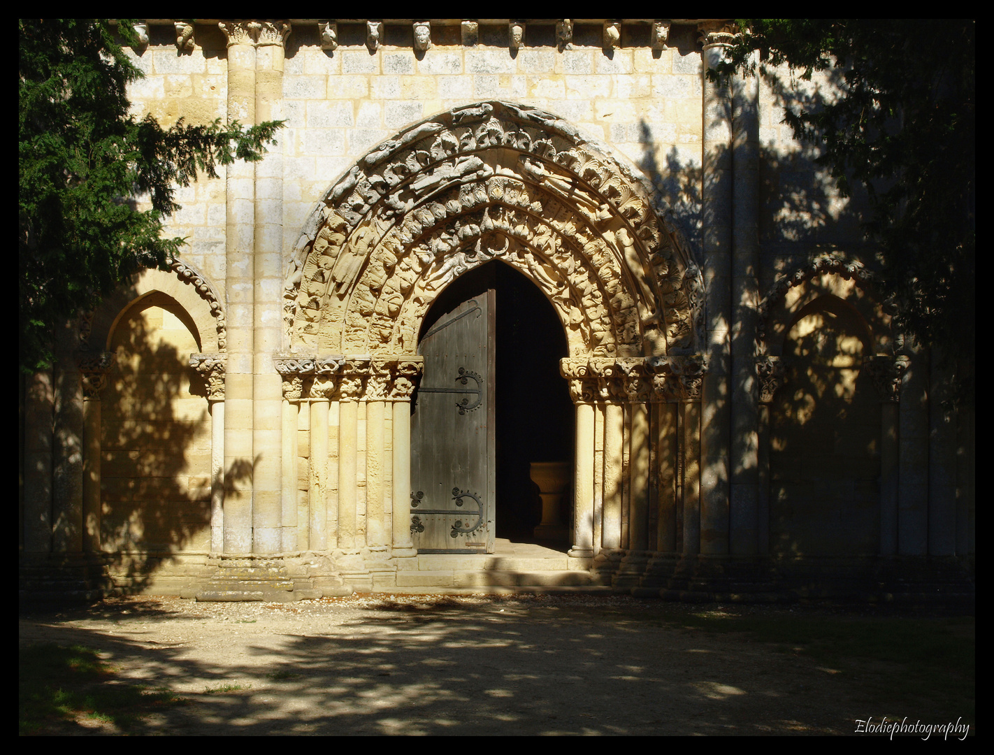 L'abbaye nous invite a entrée!