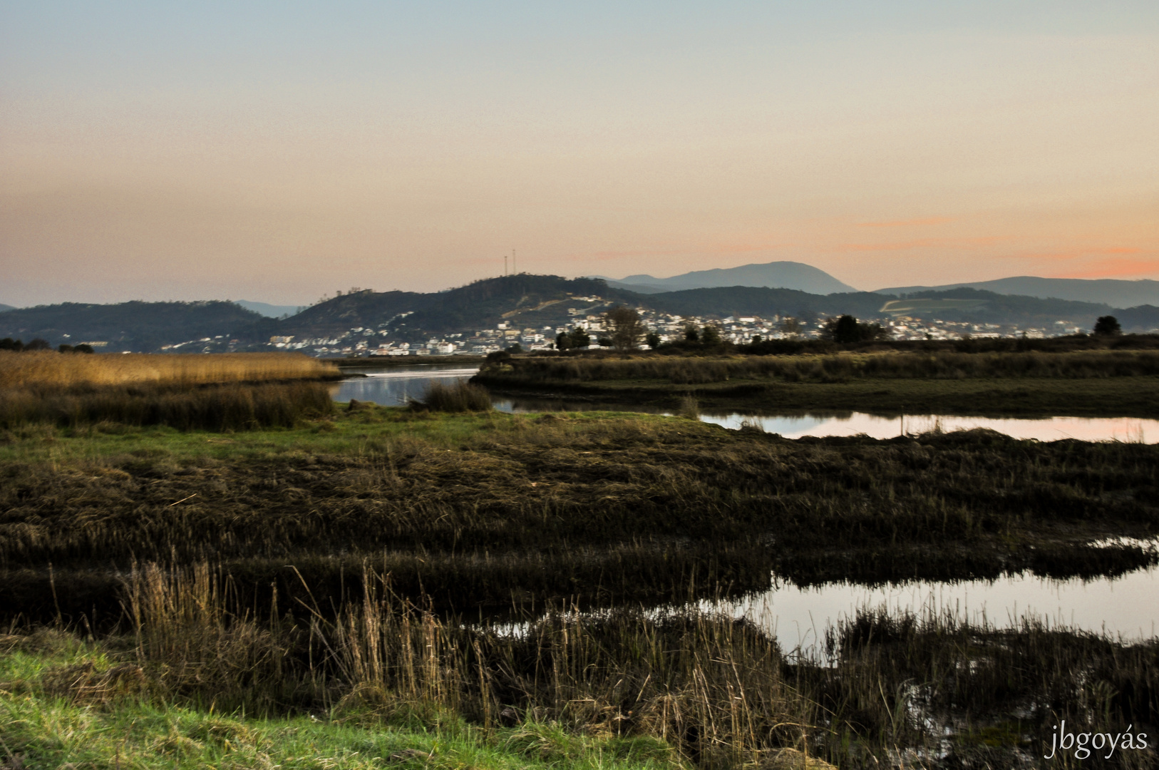 Laberinto en el río.