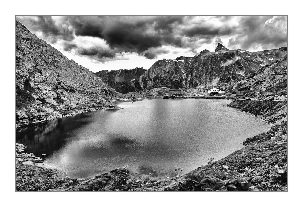 Lac au col du Grand Saint Bernard