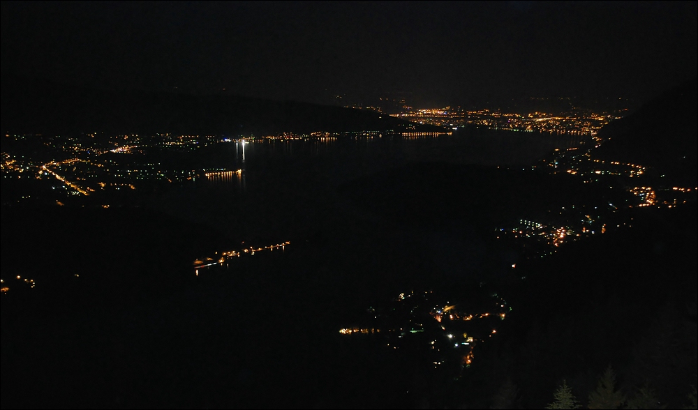 Lac d'annecy en nuit