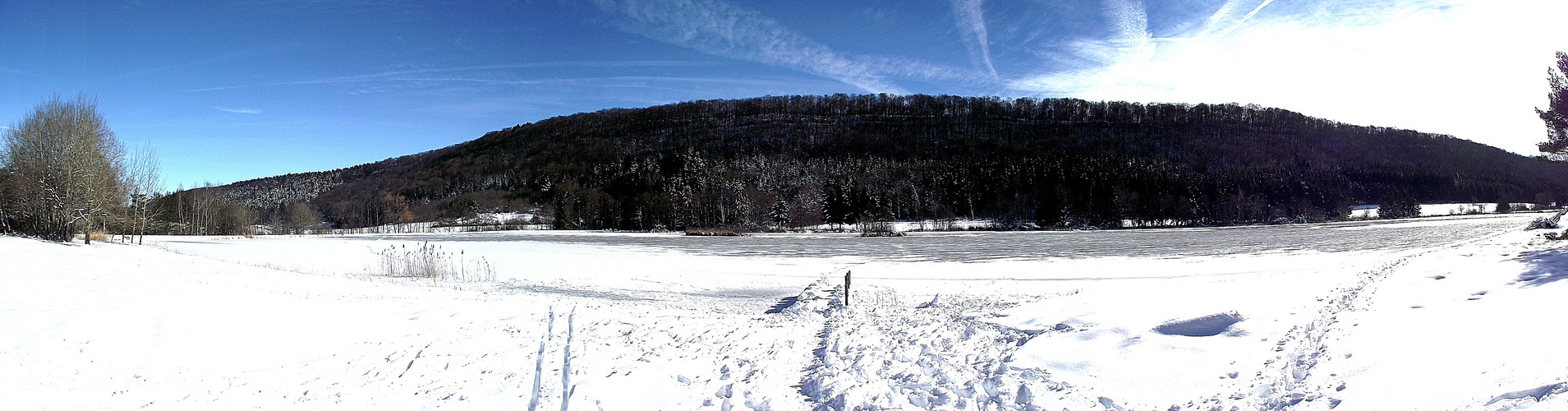 LAC DE BESAIN EN HIVER (jura)