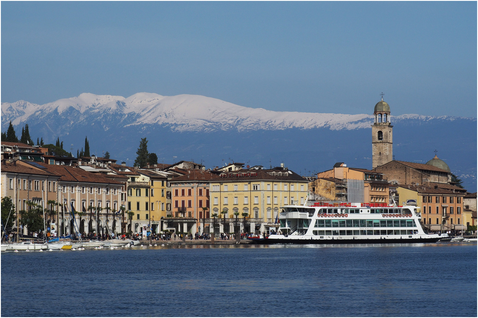 Lac De Garde Salo Et Le Monte Baldo Photo Et Image Europe Italy Vatican City S Marino Italy Images Fotocommunity