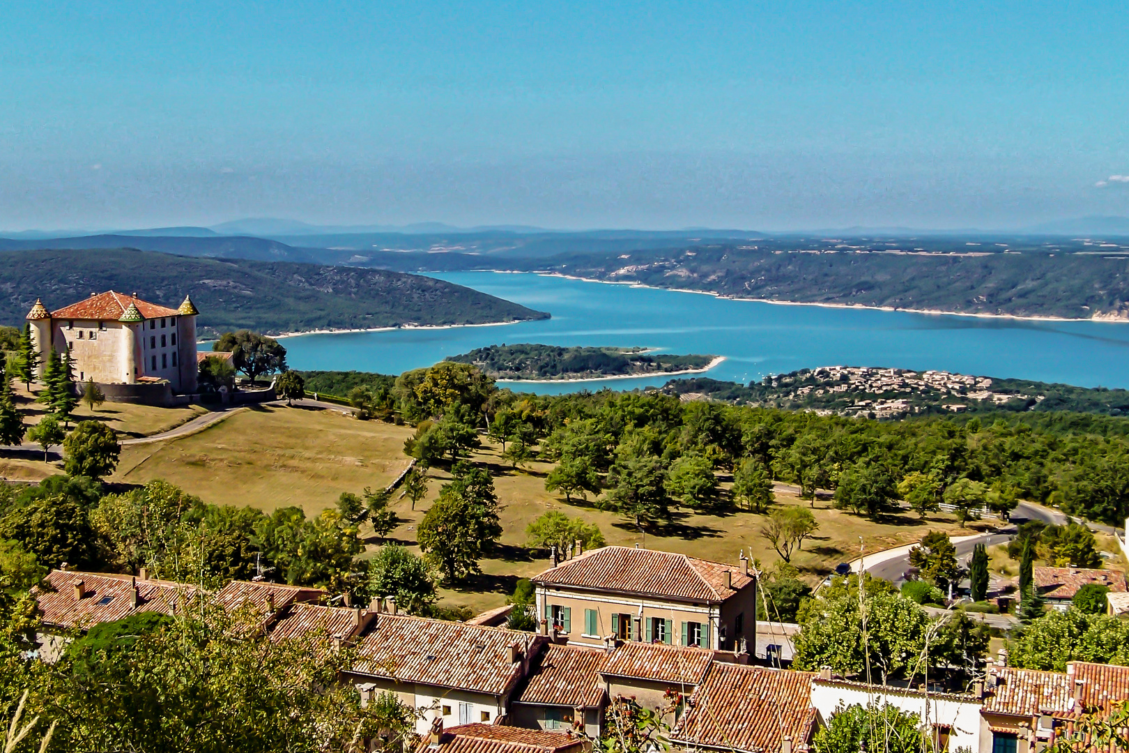 Lac de Sainte-Croix: Blick auf Les Salles-sur-Verdon.