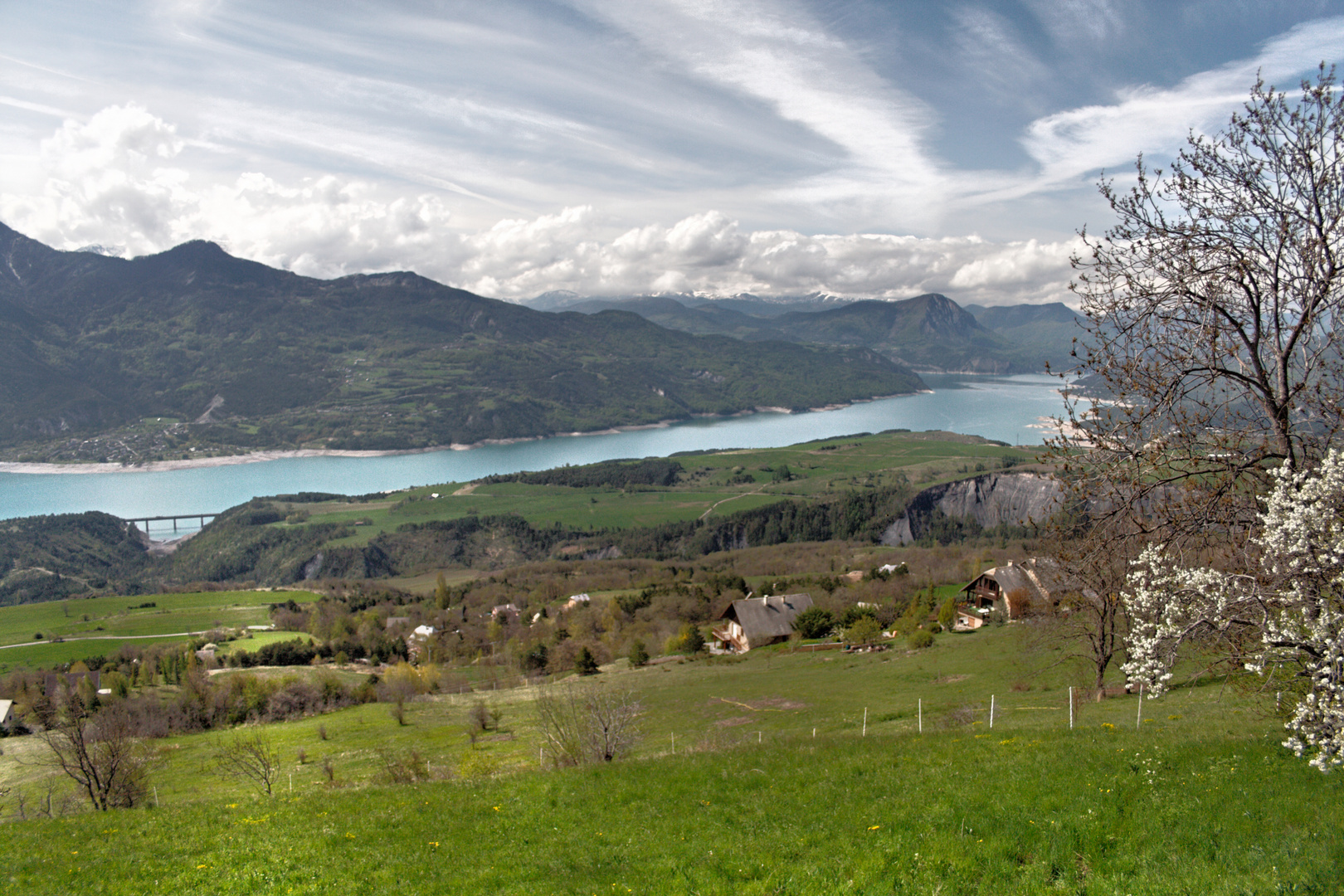 Lac de Serre-ponçon