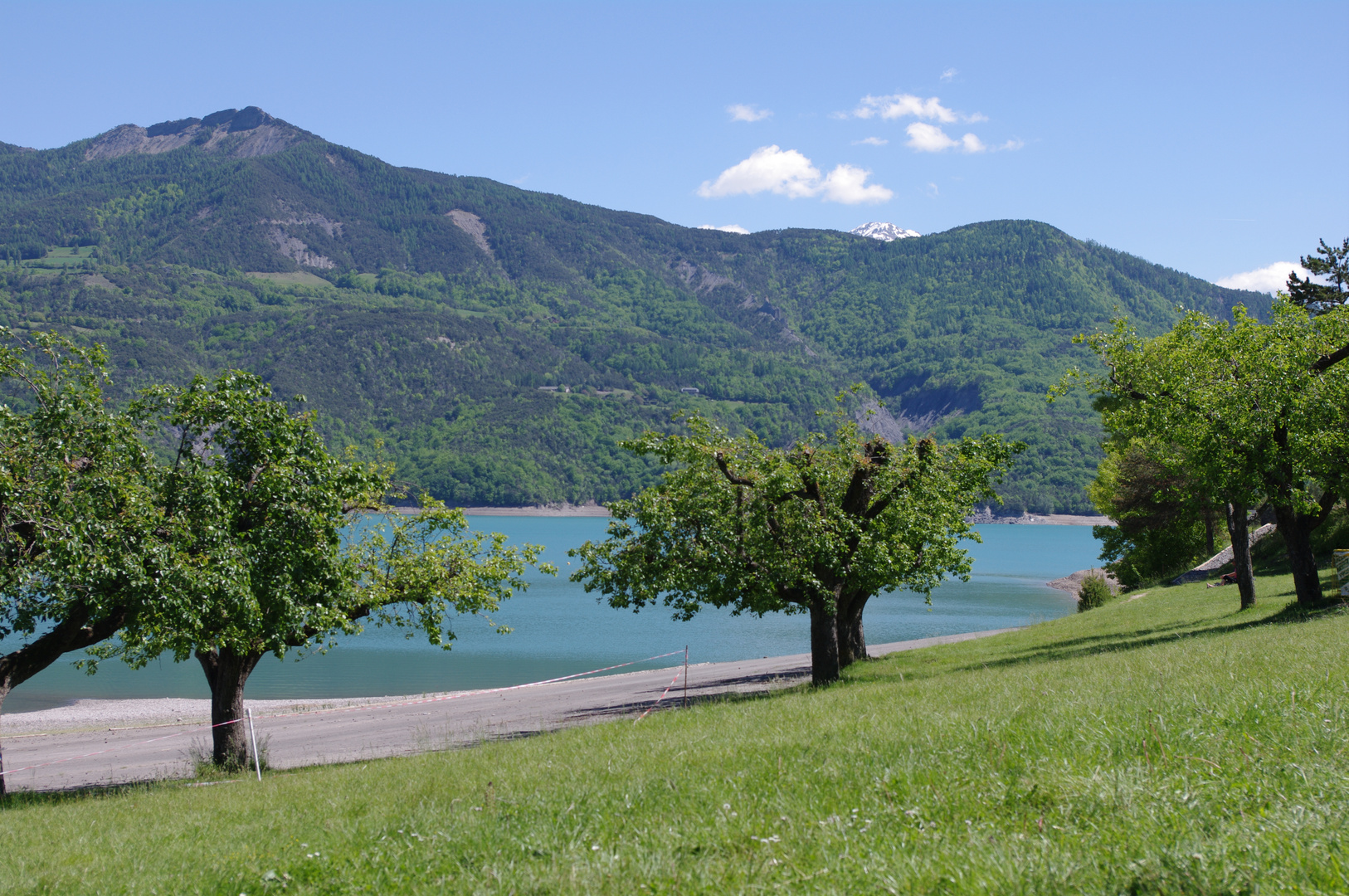 Lac de serre-ponçon (Hautes-alpes 05)