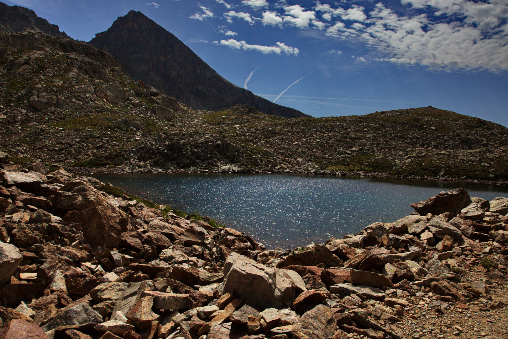 lac des terres rouge mercantour 2452 metre