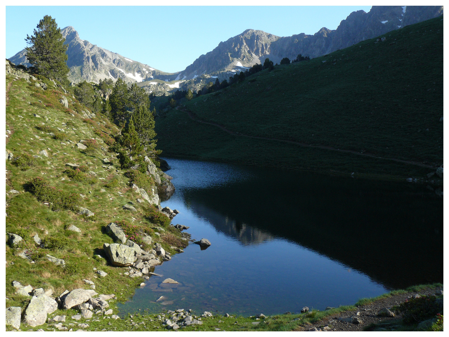 Lac du Milieu 2245m.