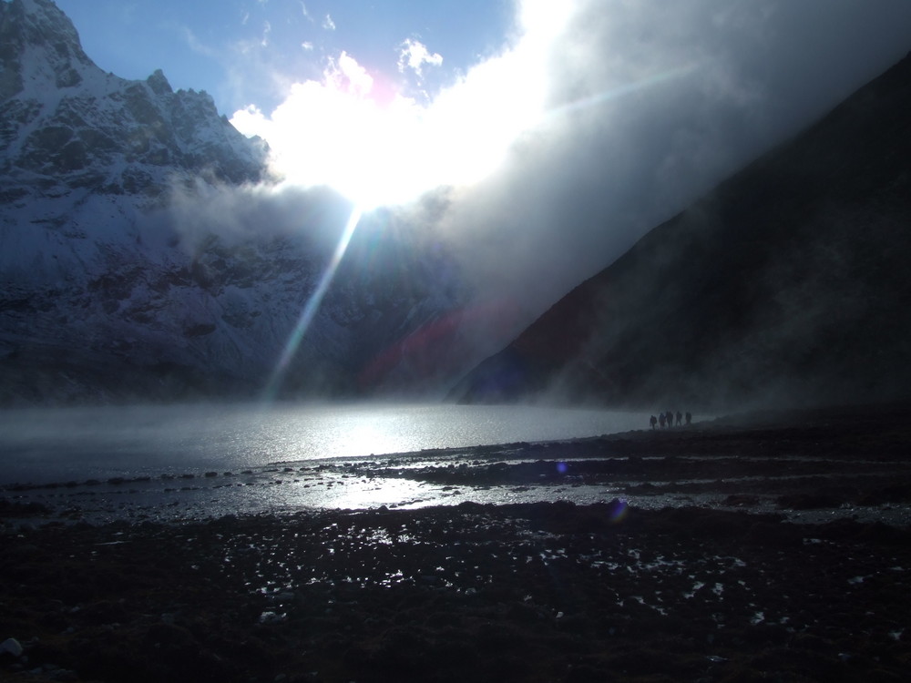 lac gokyo a l'aube