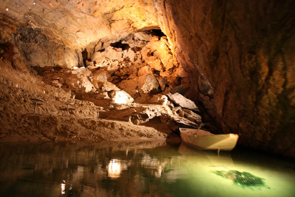 Lac suterrain in St. Leonard