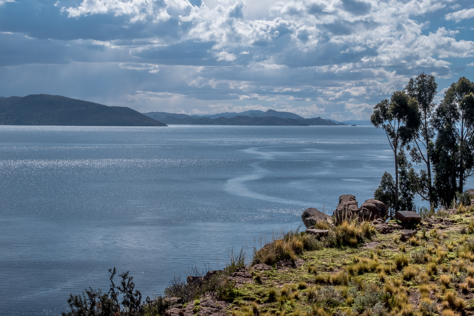 Lac Titicaca..... la Bolivie c'est en face