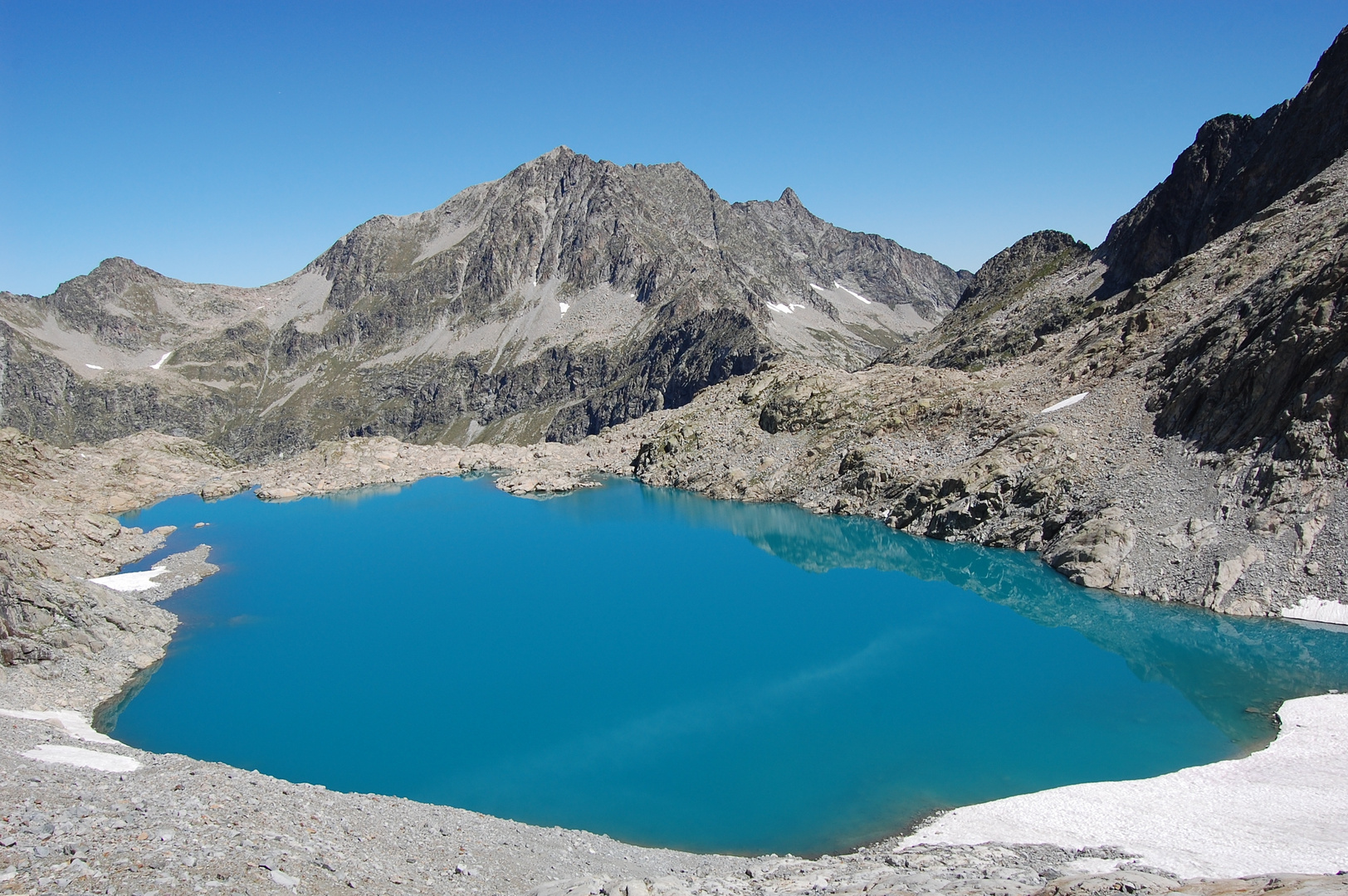 Lac Tourat, au pied du pic long