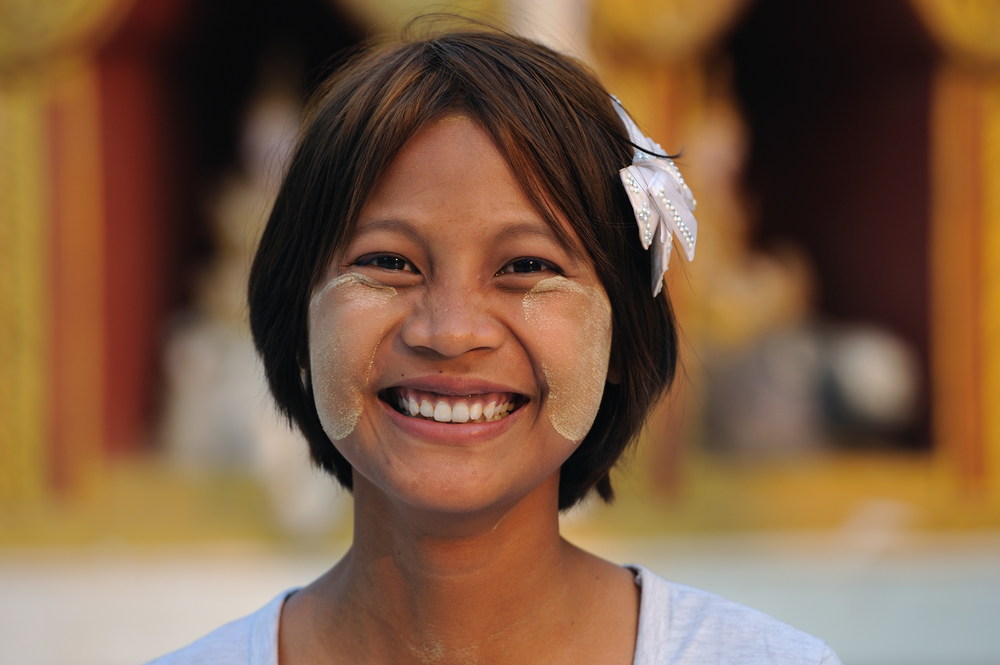 Lachendes Mädchen in Myanmar