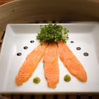 Lachs-Sashimi mit Wasabi