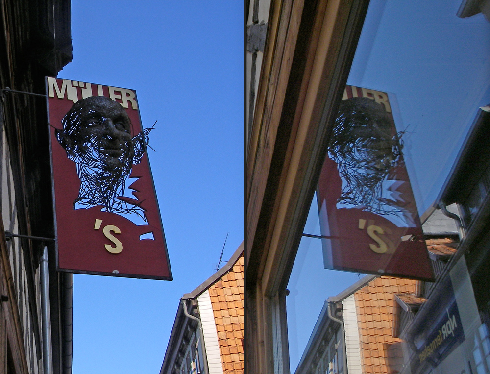 Ladenschild in Quedlinburg - Shop Window Reflection 3D