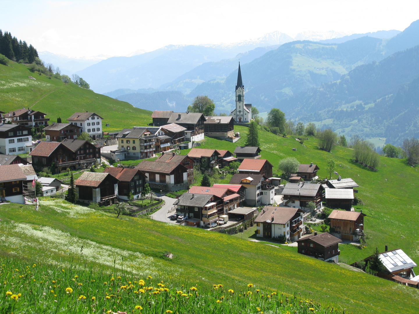 Ladir in Graubünden mitten in der Natur