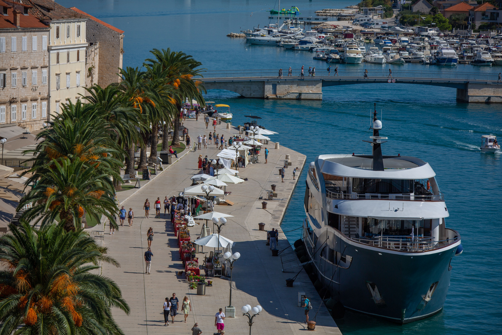 L'Adriatic Blue à quai à Trogir.