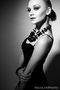 Lady in black and white von NicoLitePhoto 