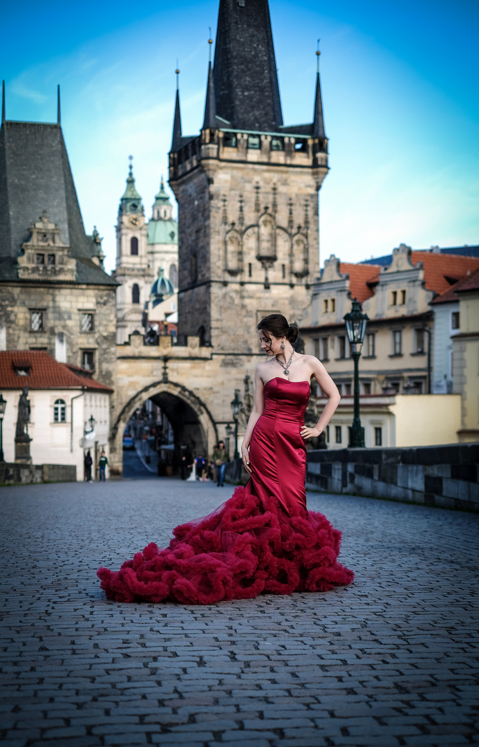 Lady in red 2