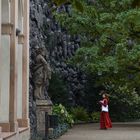 lady in red