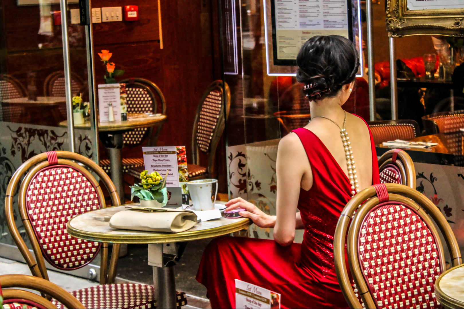 lady in red