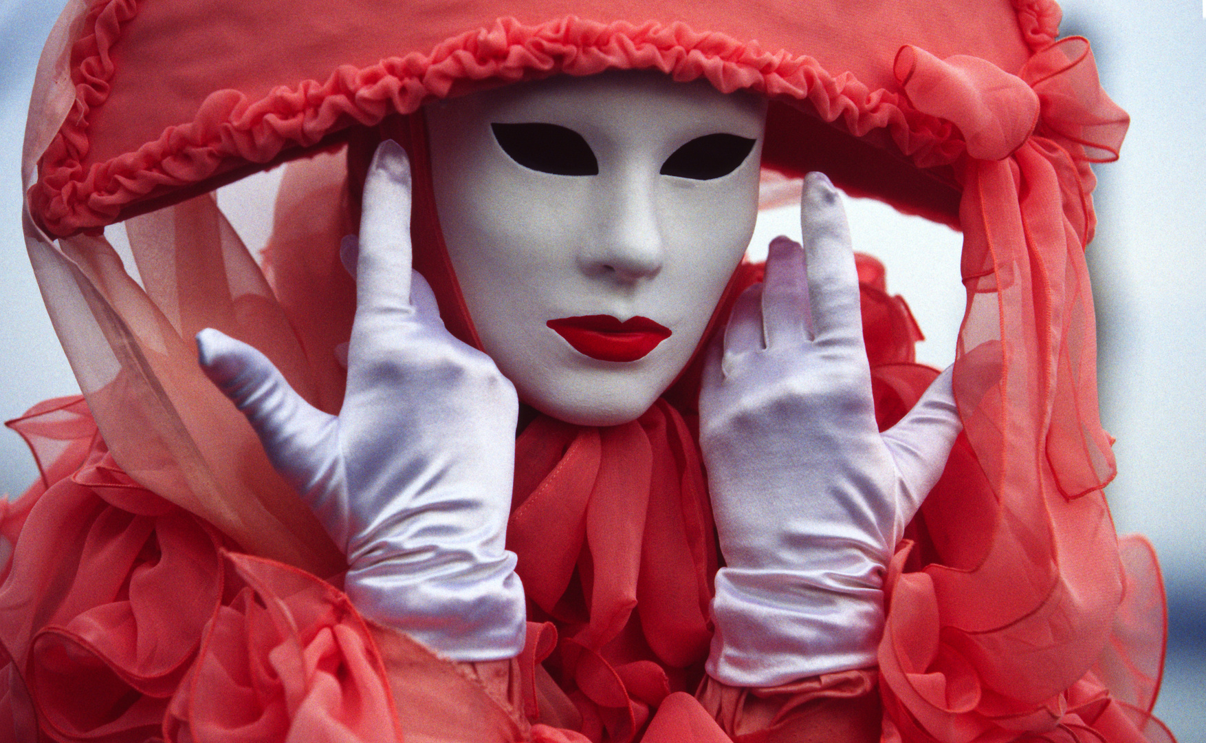 Lady in Red-Orange in Venedig