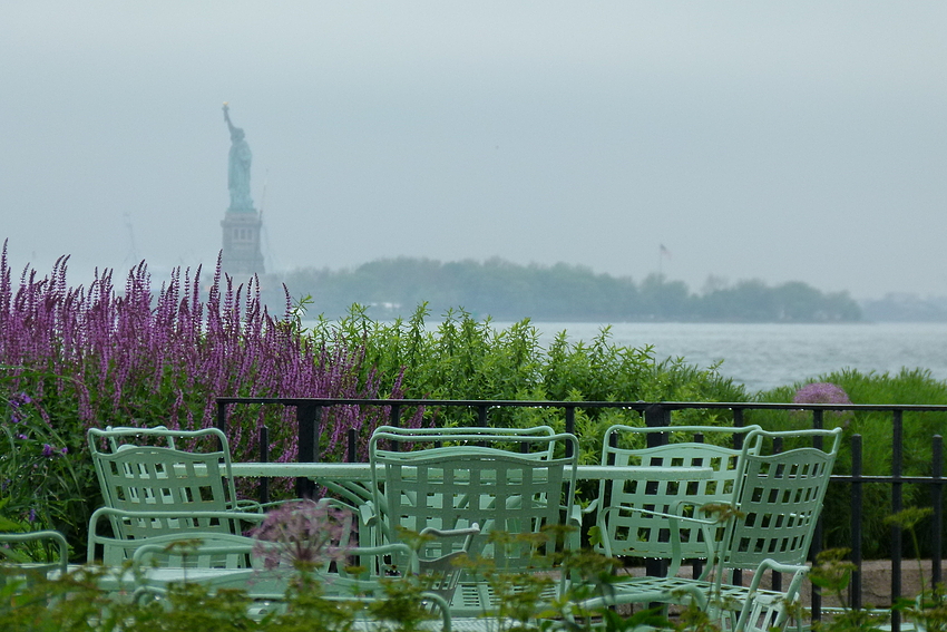 ...Lady Liberty im Dauerregen....