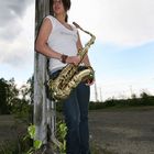 Lady saxophone