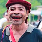 Laechende man aus Flores Indonesien