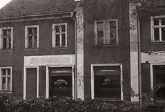 Läden- abgewickelt. Closed shops in Eastern Germany