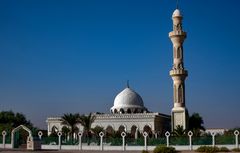 Ländliche Moschee bei Madinat Zayed