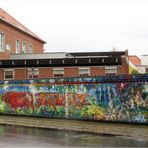 Längsseite der bemalten Mauer