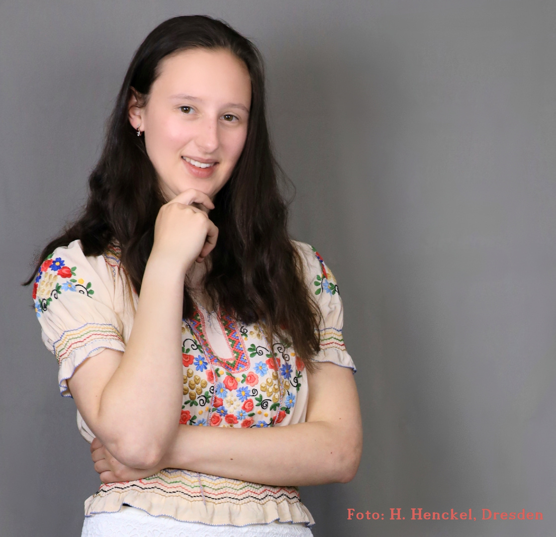 Laetitia in erzgebirgischer Trachtenbluse (Sachsen 1930er/1940er Jahre ...
