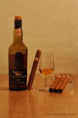 Lagavulin + Cohiba