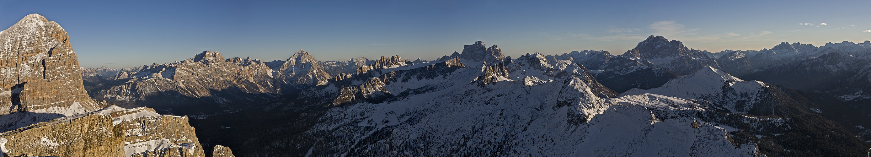 LAGAZUOI - im Herzen der Dolomiten