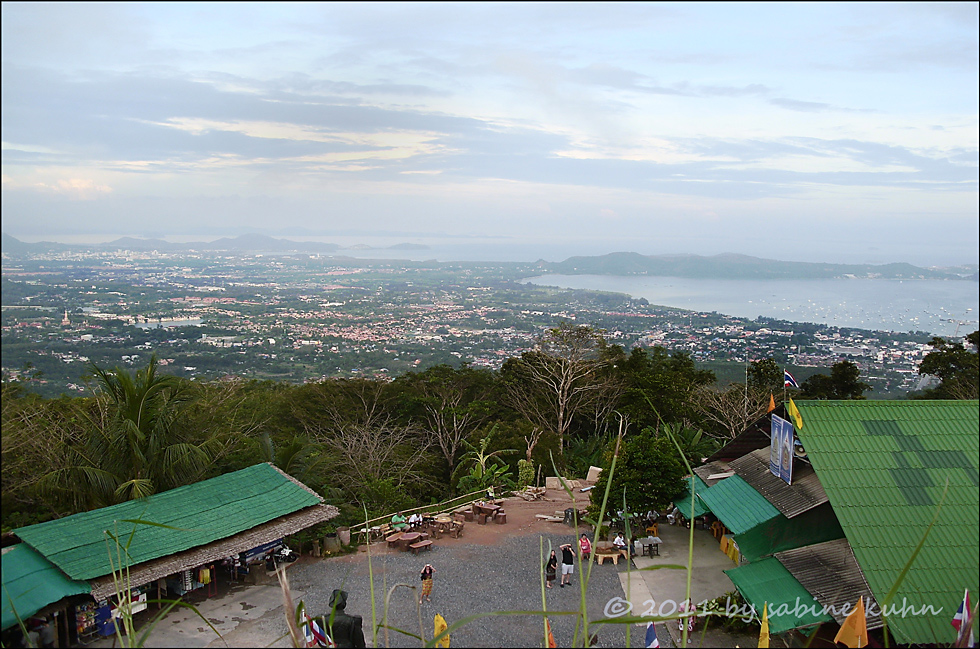 ... lage & aussicht vom big buddha of phuket ...