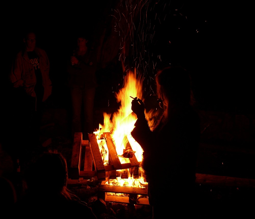 Lagerfeuer... Foto & Bild | erwachsene menschen, partys, menschen in ...