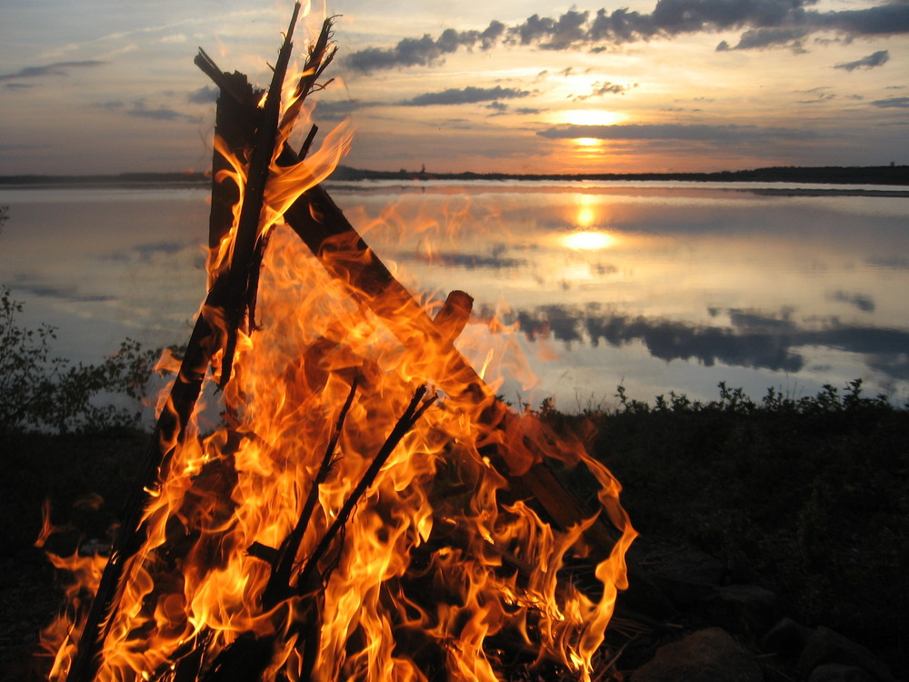 Lagerfeuer am See