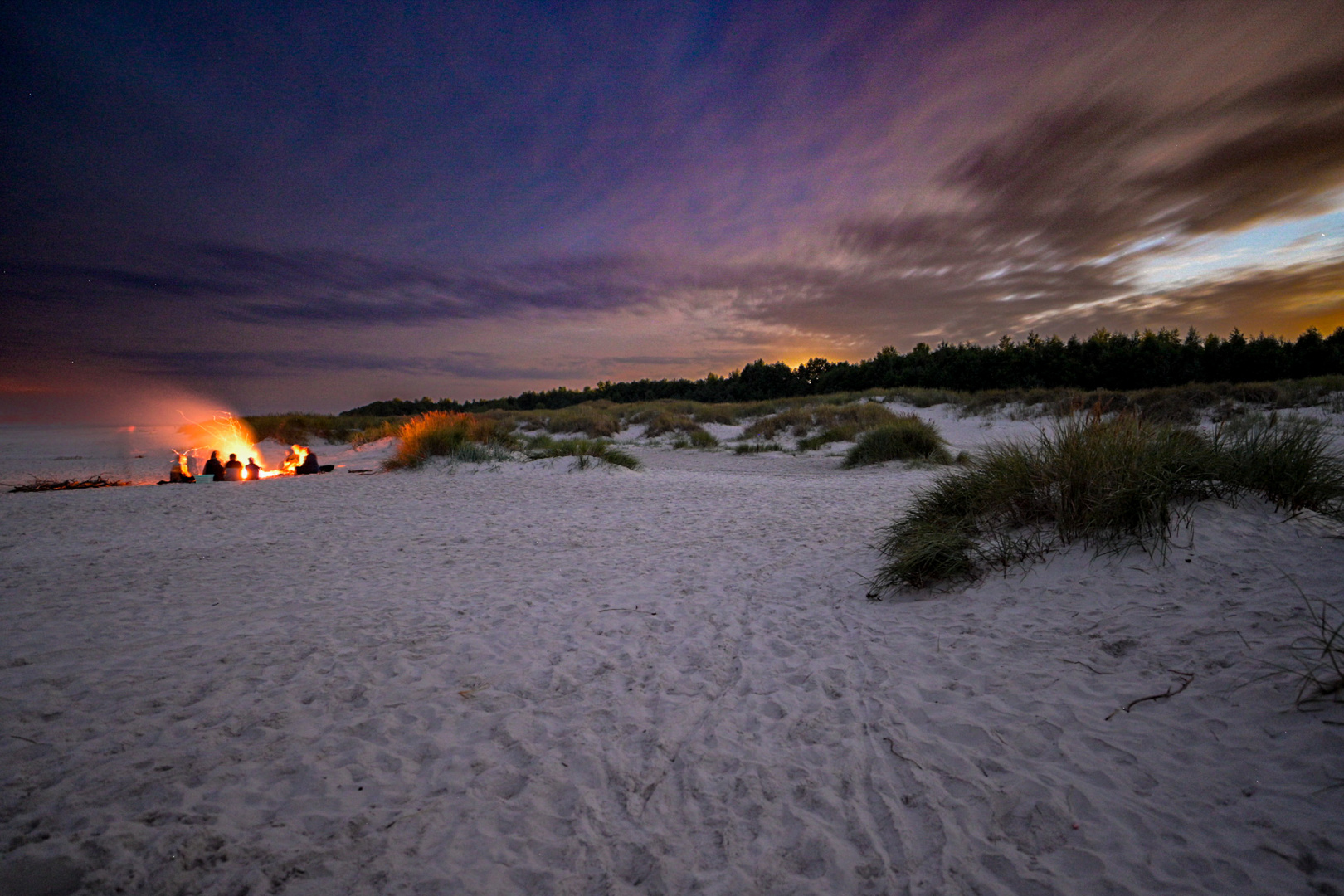 Lagerfeuer am Strand von Dueodde auf Bornholm, 2023