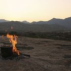 Lagerfeuer im Erongogebirge, Namibia