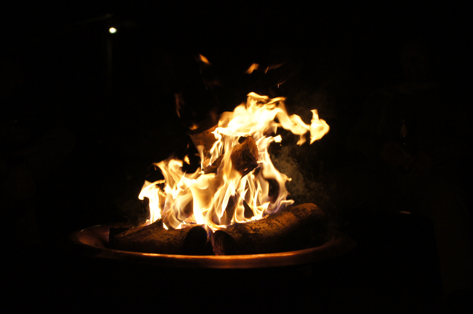 Lagerfeuer in der Kupferschale Foto & Bild | projekte, kreativ